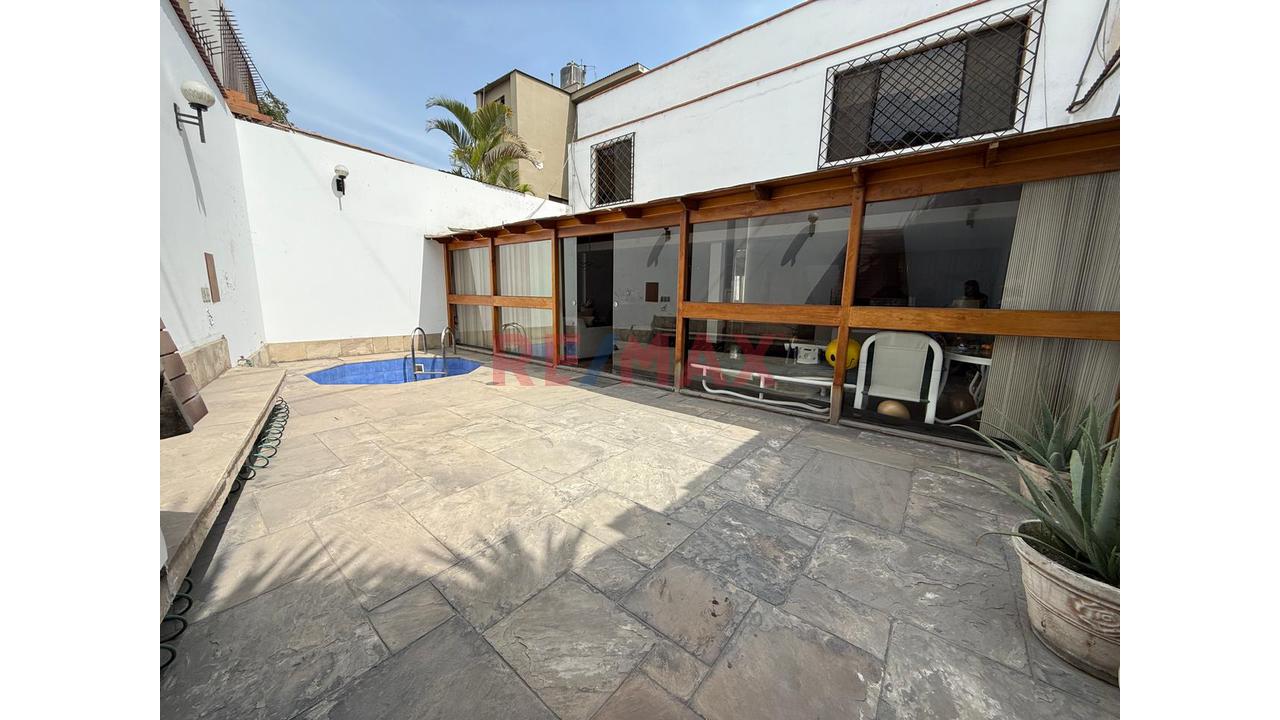 Casa Exclusiva En Barranco Límite Miraflores Y Surco — Ubicación Estratégica Y Espacios Premiun - 16