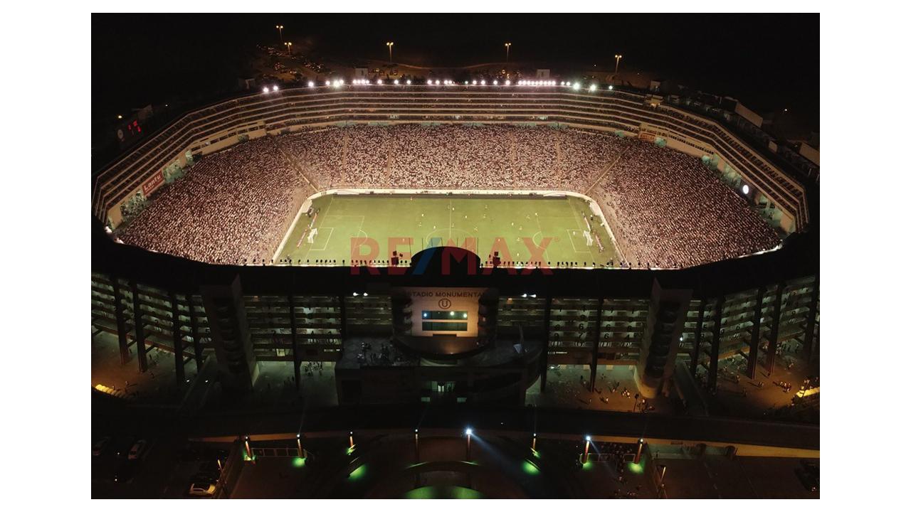 Palco En Tribuna Occidente En El Estadio Monumental De Universitario Deportes - 4