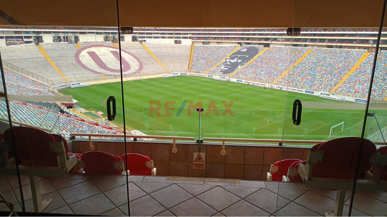 Palco En Tribuna Occidente En El Estadio Monumental De Universitario Deportes - 10
