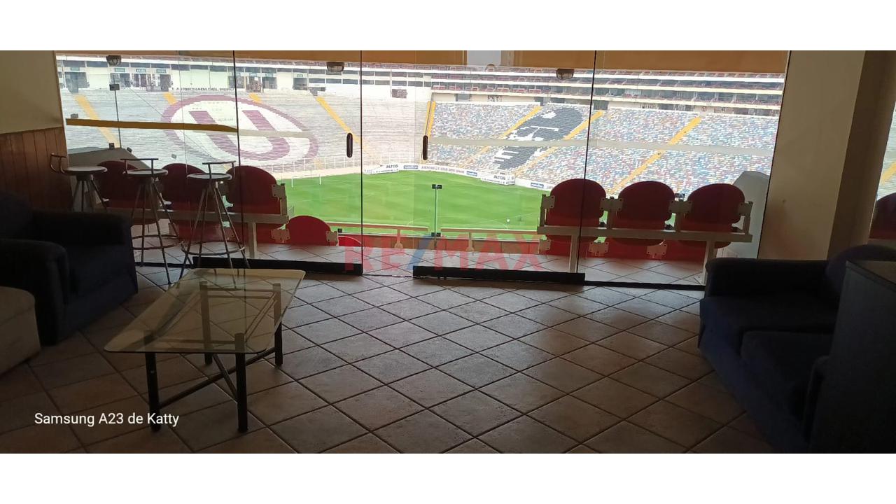 Palco En Tribuna Occidente En El Estadio Monumental De Universitario Deportes - 9