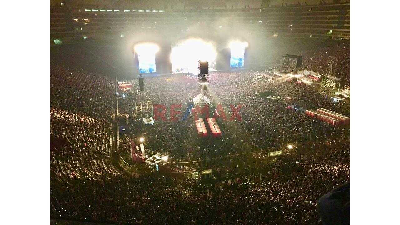 Palco En Tribuna Occidente En El Estadio Monumental De Universitario Deportes - 7