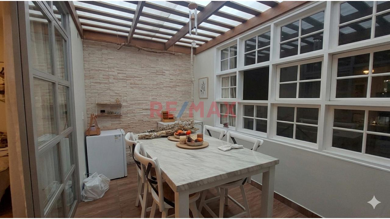 En Venta Acogedora Casa En Comas Con Cochera + Balcón + Aires — foto 8