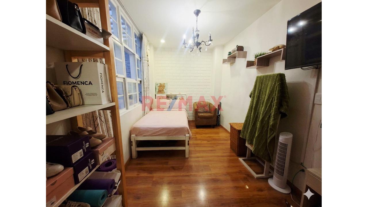En Venta Acogedora Casa En Comas Con Cochera + Balcón + Aires — foto 12