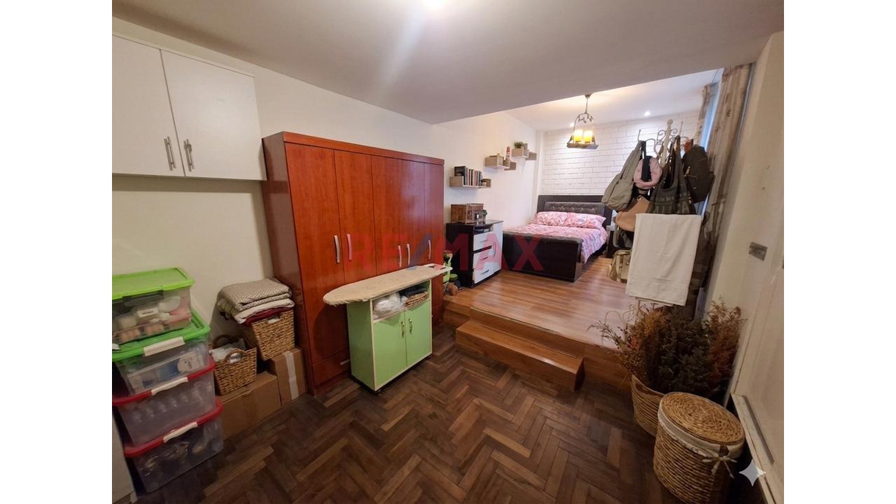 En Venta Acogedora Casa En Comas Con Cochera + Balcón + Aires — foto 9
