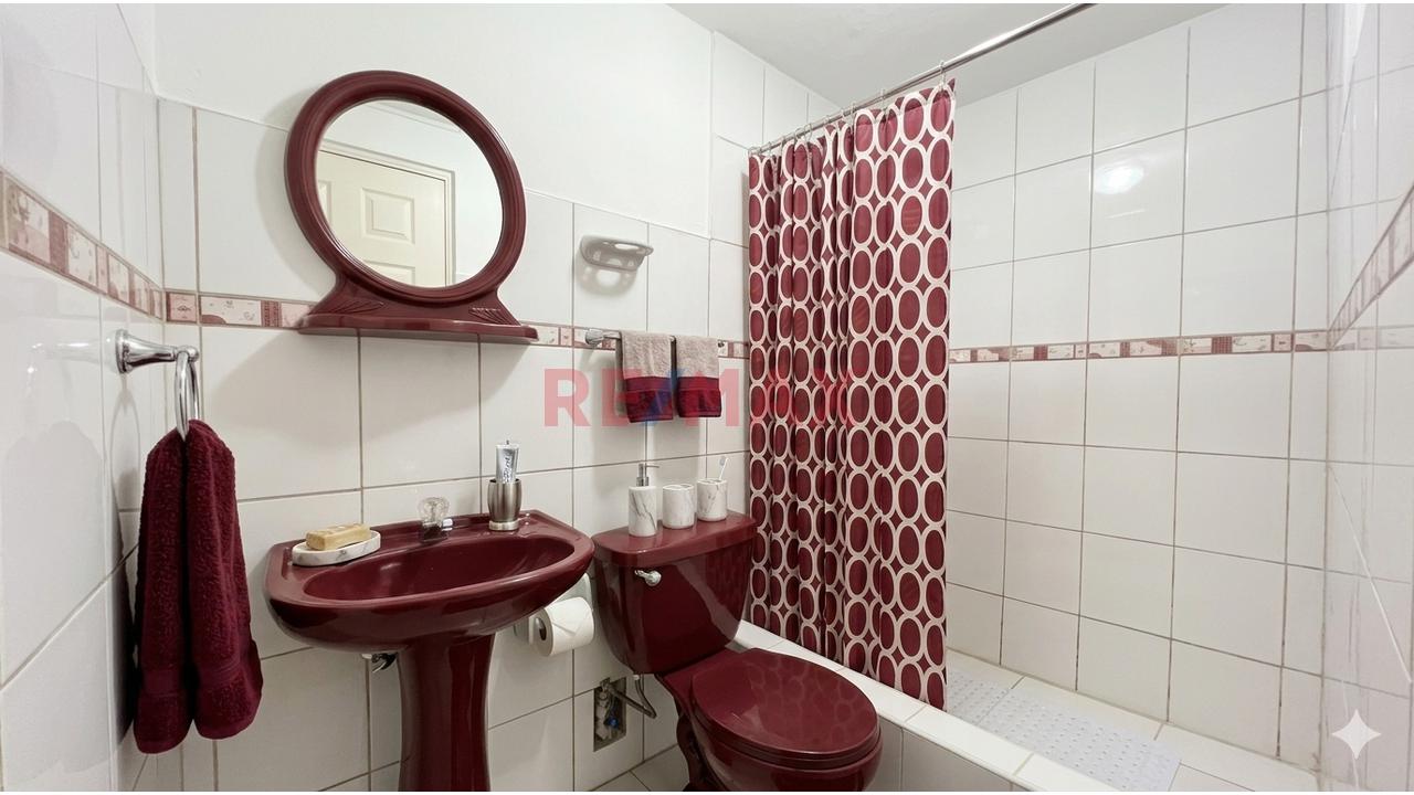 En Venta Acogedora Casa En Comas Con Cochera + Balcón + Aires — foto 6
