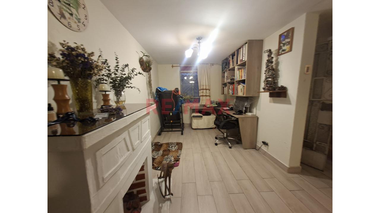 En Venta Acogedora Casa En Comas Con Cochera + Balcón + Aires — foto 14