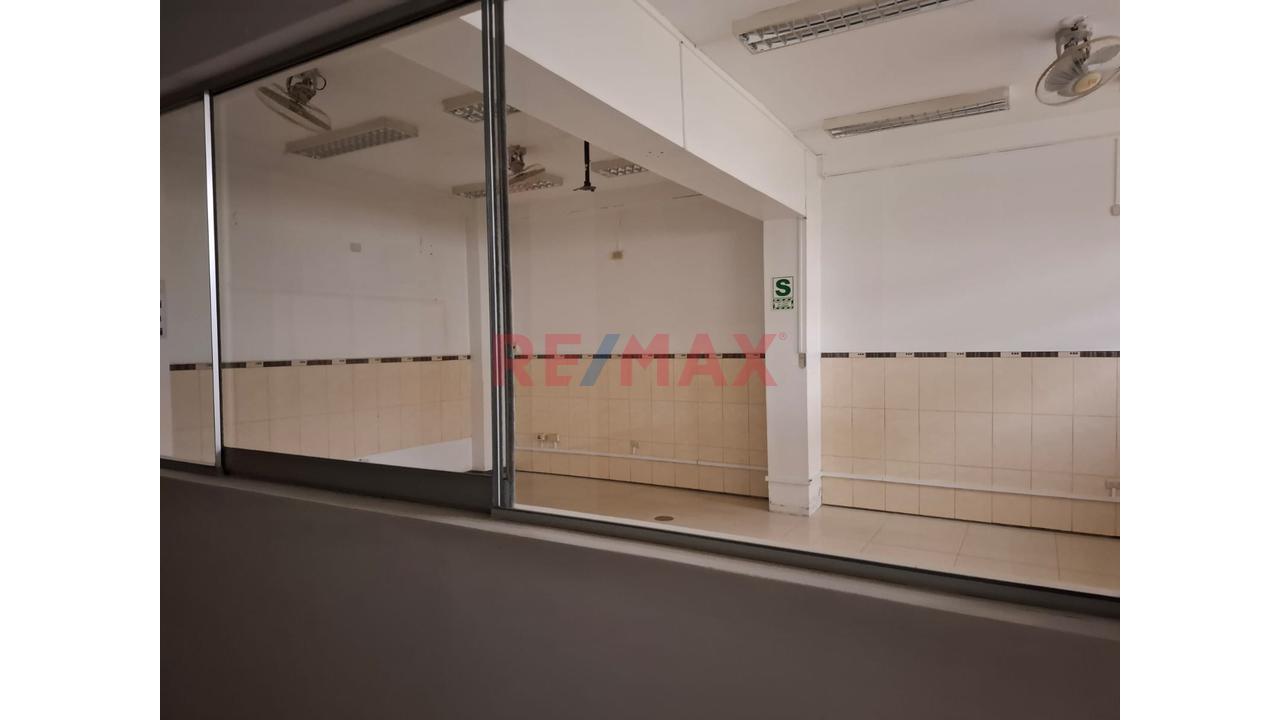 🚨 ¡Alquiler De Local Comercial En San Juan De Miraflores! 🚨 - 4
