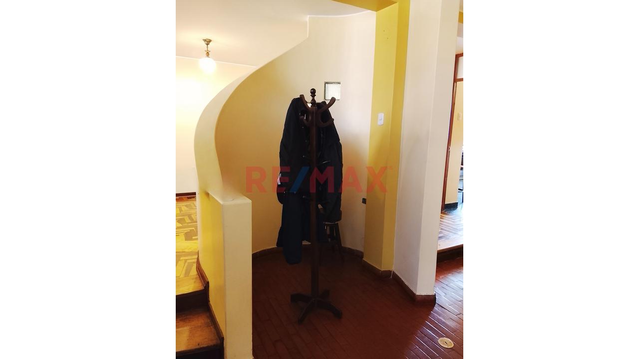 🏡 Casa Amplia De 3 Pisos De 160 M² Con Cochera En San Carlos - 7