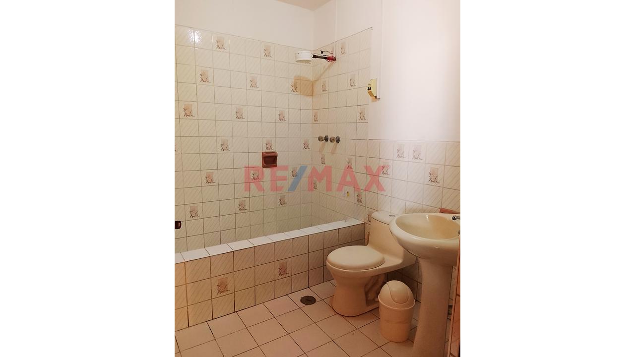 🏡 Casa Amplia De 3 Pisos De 160 M² Con Cochera En San Carlos - 6
