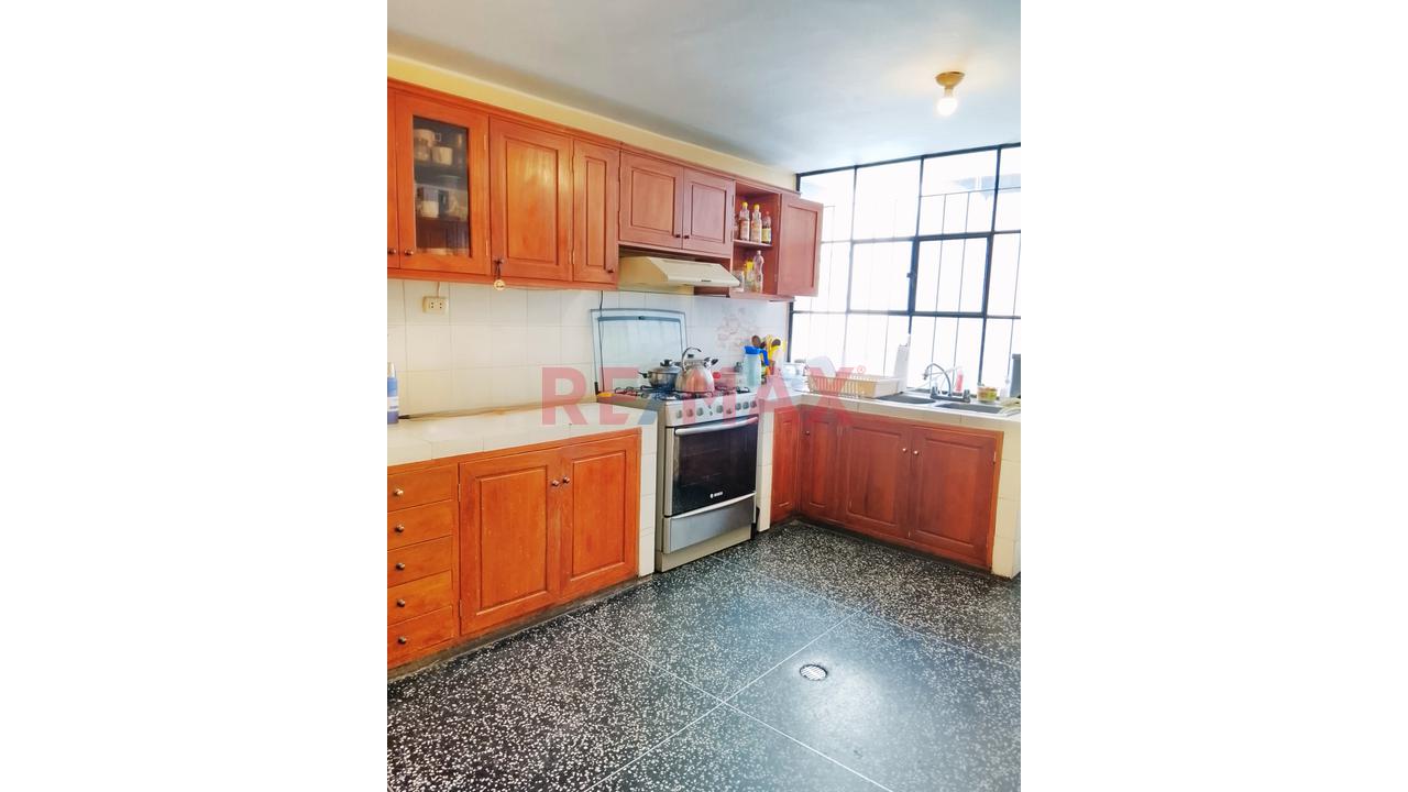 🏡 Casa Amplia De 3 Pisos De 160 M² Con Cochera En San Carlos - 5