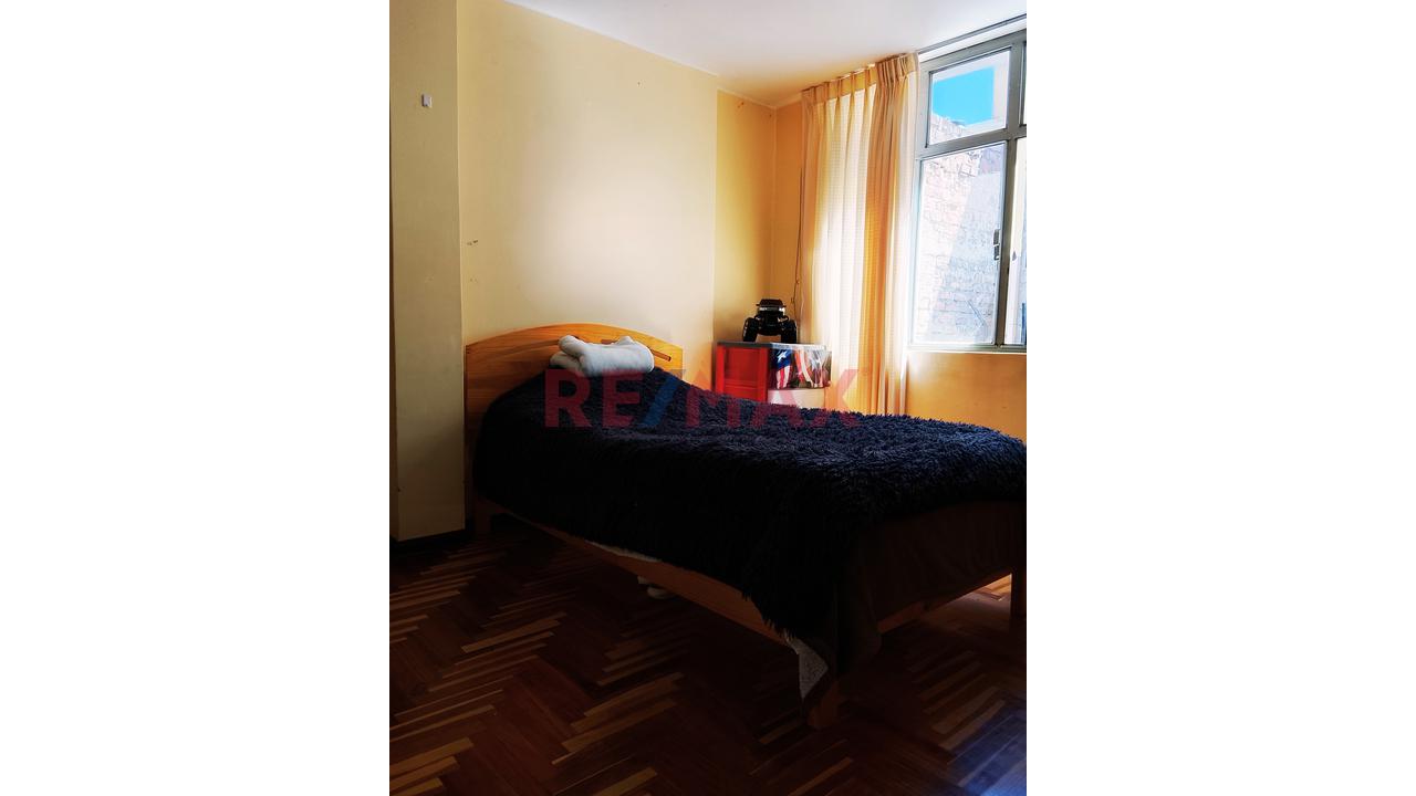 🏡 Casa Amplia De 3 Pisos De 160 M² Con Cochera En San Carlos - 8