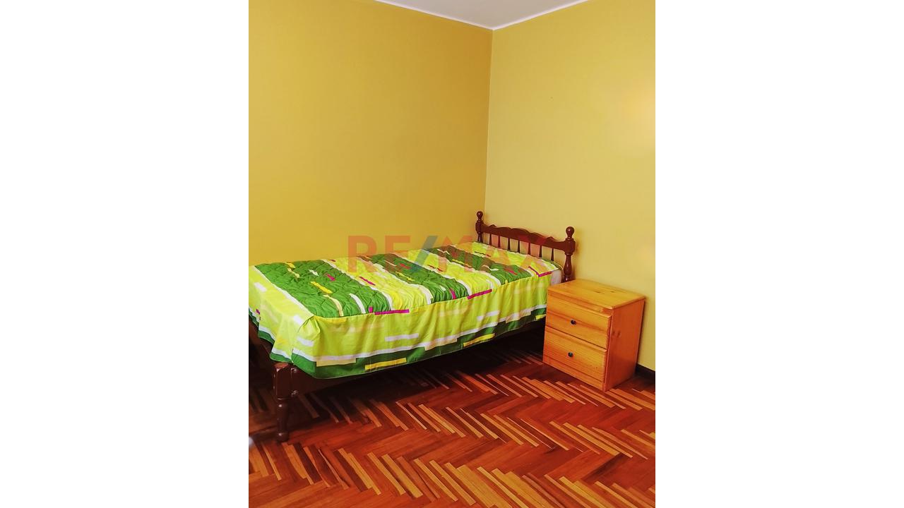 🏡 Casa Amplia De 3 Pisos De 160 M² Con Cochera En San Carlos - 10