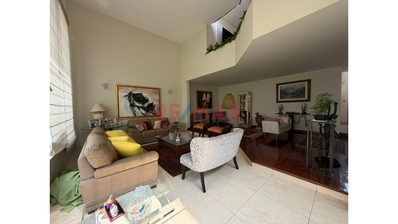 Venta De Hermosa Casa Con Piscina Frente A Parque, La Molina - 4