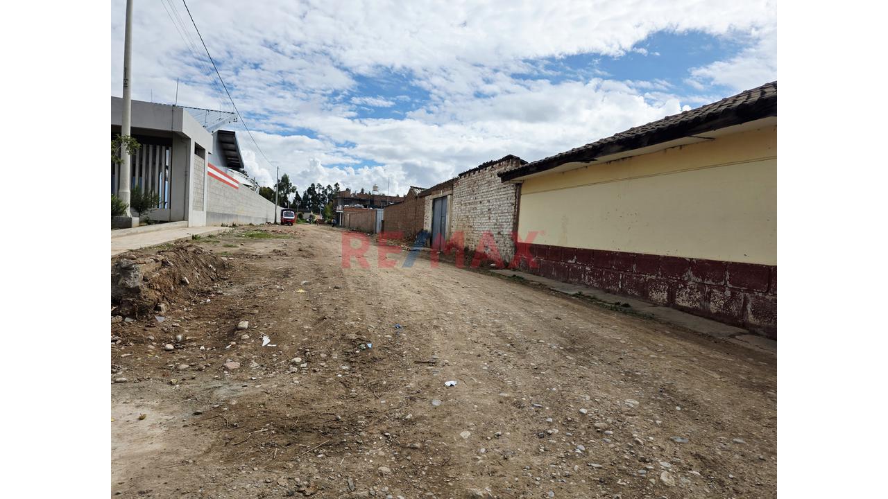 🏡 ¡Oportunidad Única En Chupaca! Terreno Urbano Estratégico Al Costado Del Colegio 19 De Abril Por La Av. Los Heroes - Documentos Saneados En Registros Publicos. — foto 9