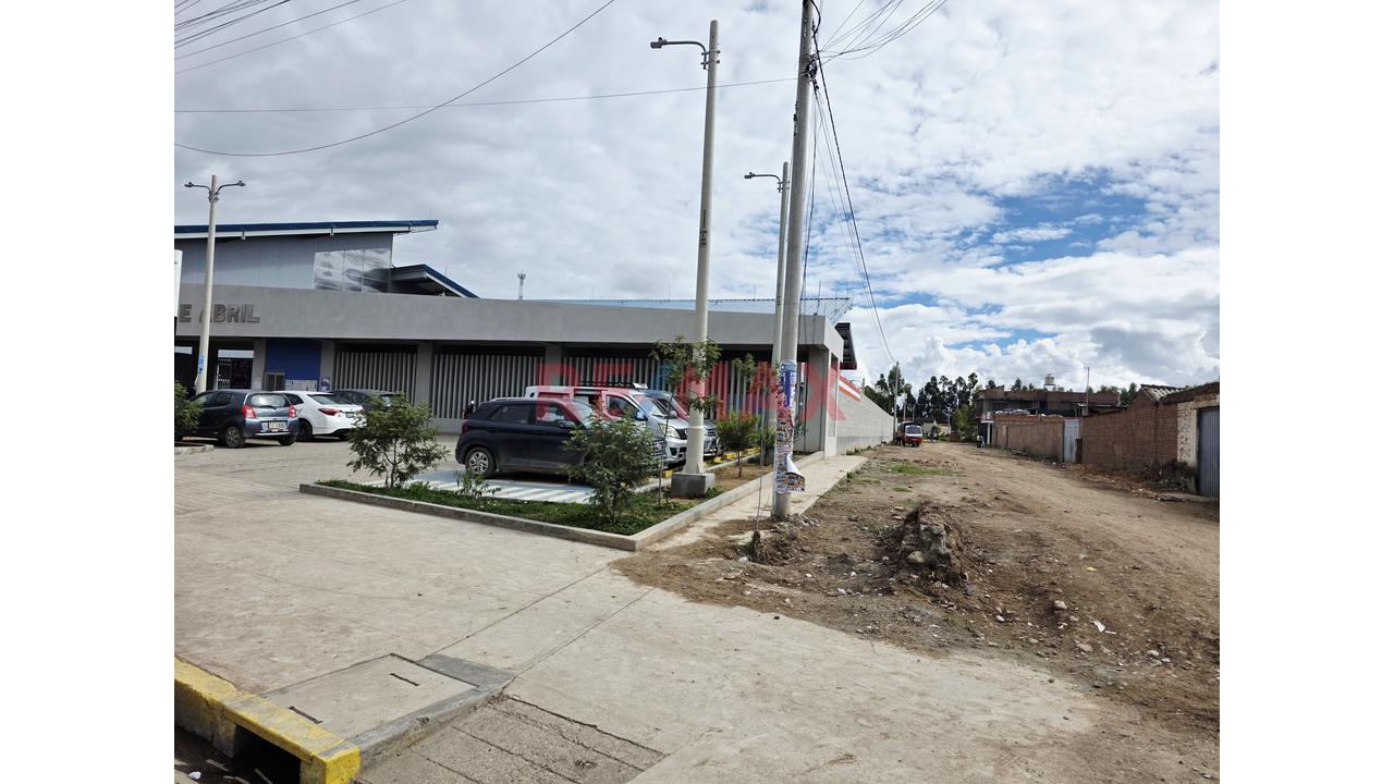 🏡 ¡Oportunidad Única En Chupaca! Terreno Urbano Estratégico Al Costado Del Colegio 19 De Abril Por La Av. Los Heroes - Documentos Saneados En Registros Publicos. — foto 11