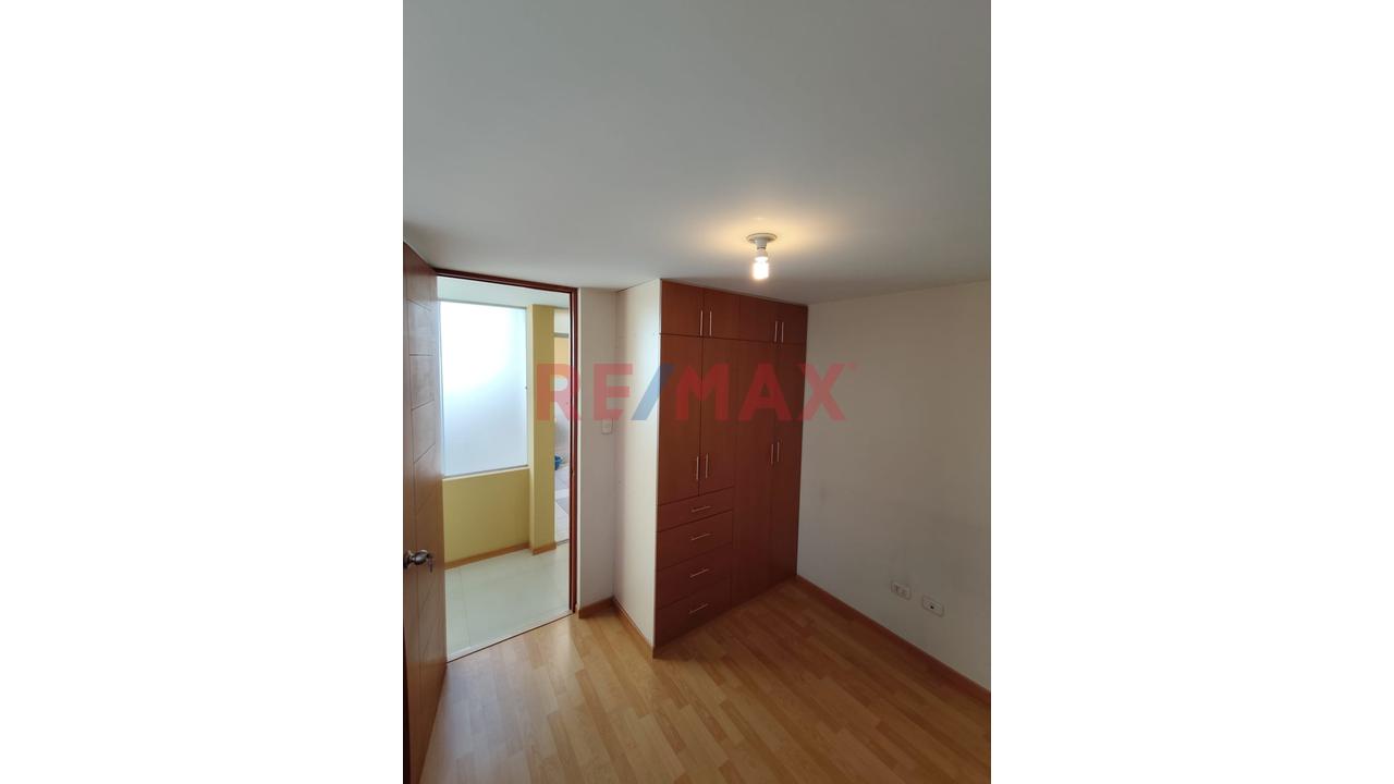 Departamento En Venta – 4To Piso, Zona Estratégica, Ubicado Al Costado De La Universidad San Martín De Porras — foto 9