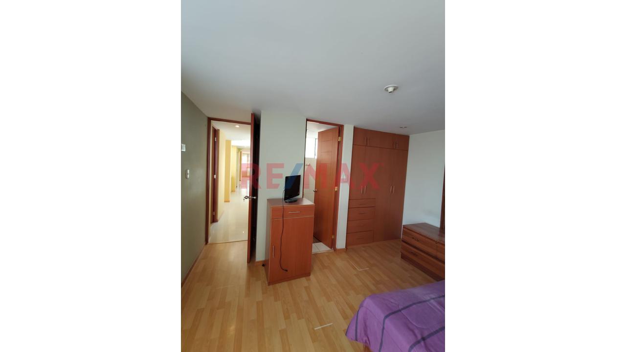 Departamento En Venta – 4To Piso, Zona Estratégica, Ubicado Al Costado De La Universidad San Martín De Porras — foto 7