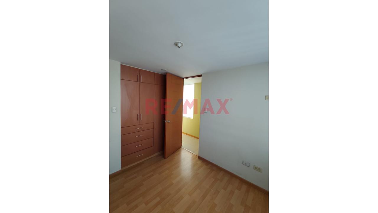 Departamento En Venta – 4To Piso, Zona Estratégica, Ubicado Al Costado De La Universidad San Martín De Porras — foto 6