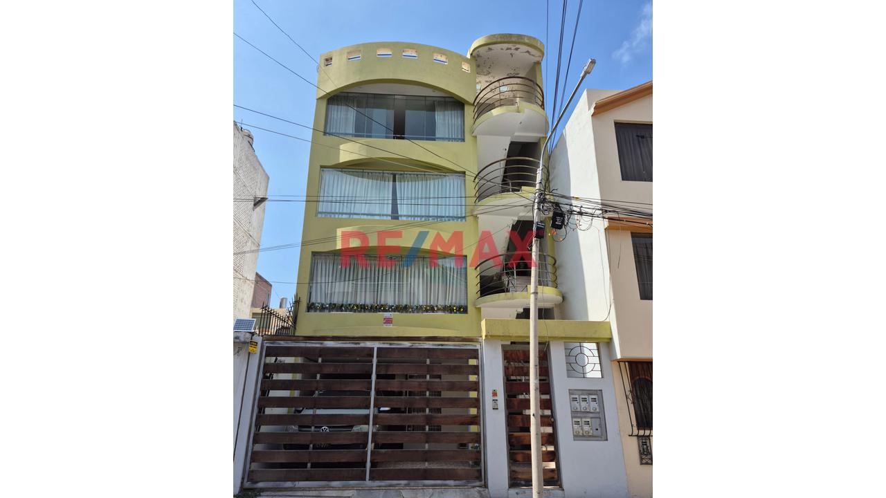 Departamento En Venta – 4To Piso, Zona Estratégica, Ubicado Al Costado De La Universidad San Martín De Porras