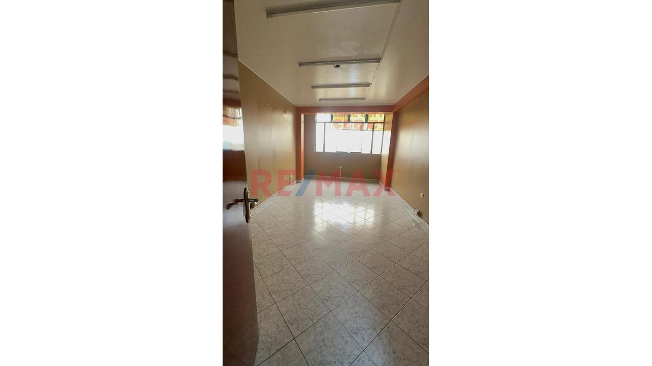 Alquiler De Edificio Comercial – Av. Túpac Amaru, Comas - 11