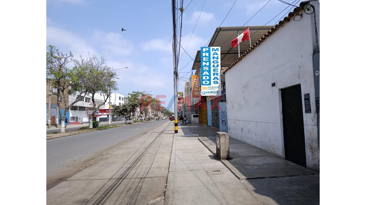Alquiler Terreno Comercial 230 M2 En Avenida Cesar Vallejo - 3