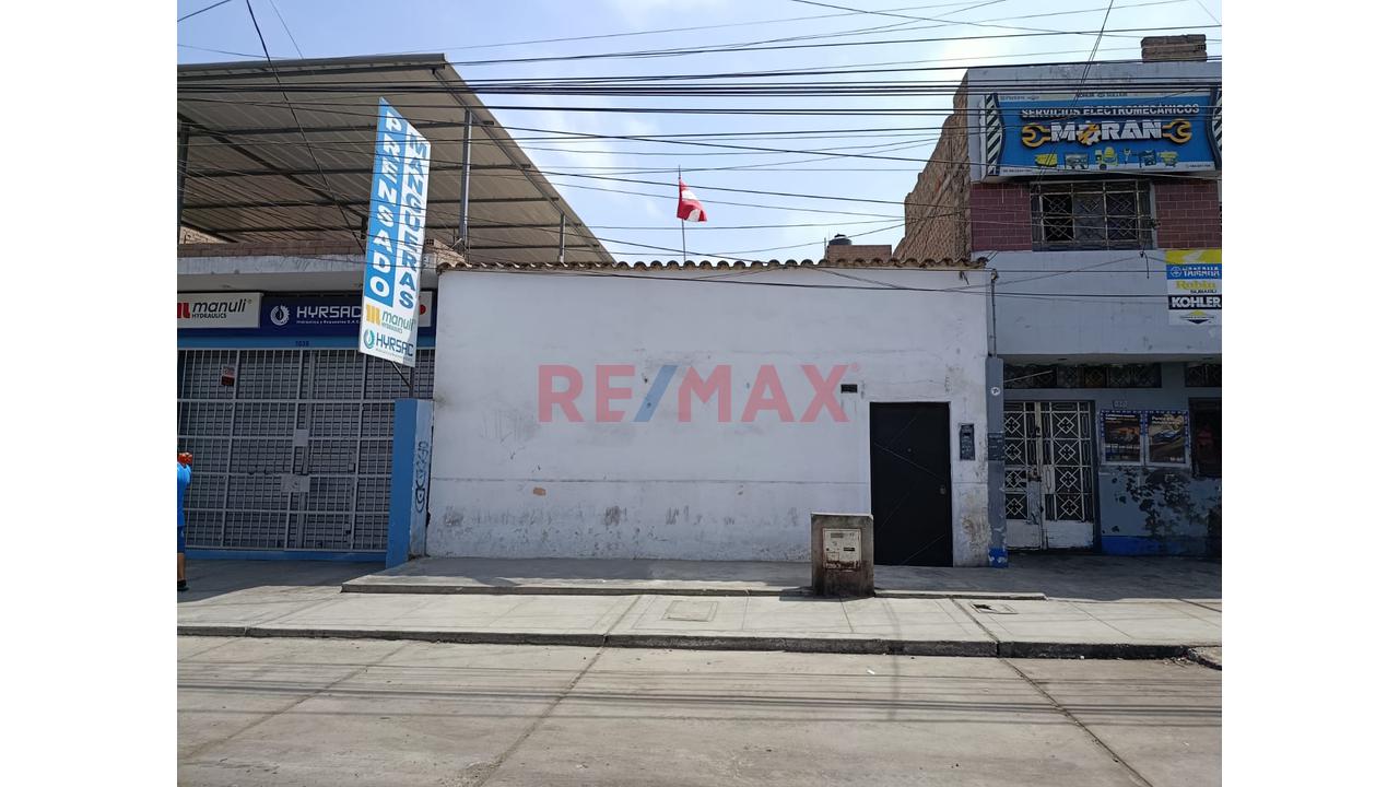 Alquiler Terreno Comercial 230 M2 En Avenida Cesar Vallejo - 2