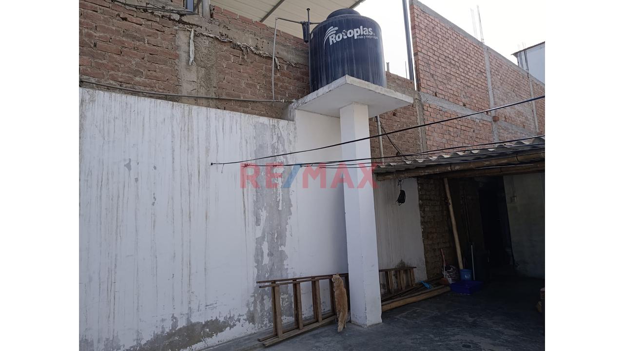 Alquiler Terreno Comercial 230 M2 En Avenida Cesar Vallejo - 6