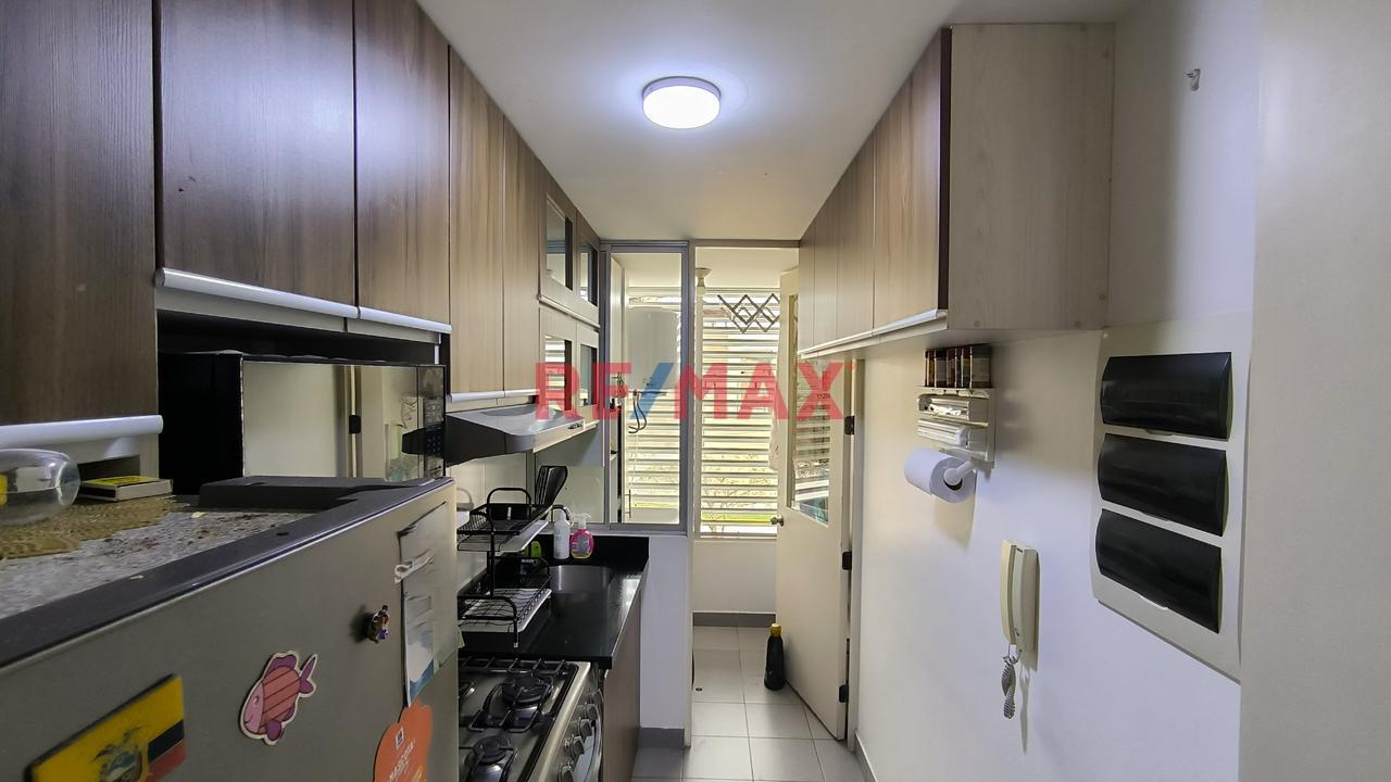 Flat 3Er Piso 3 Hab + Estacionamiento - 10