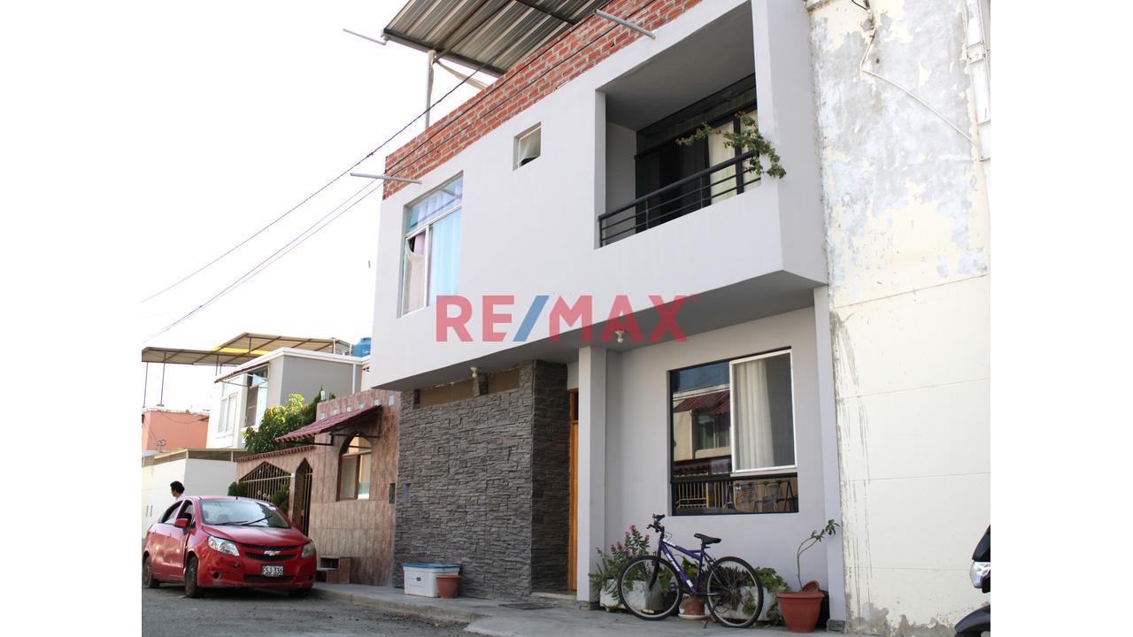 😀 Ocasión Casa En Alquiler 🏡 Urb. Santa Rosa Country Club Mz H Lote 14 🔝 👉 5 Habitaciones 🛏️ Y Piscina 🤽🏾‍♀️ - 1
