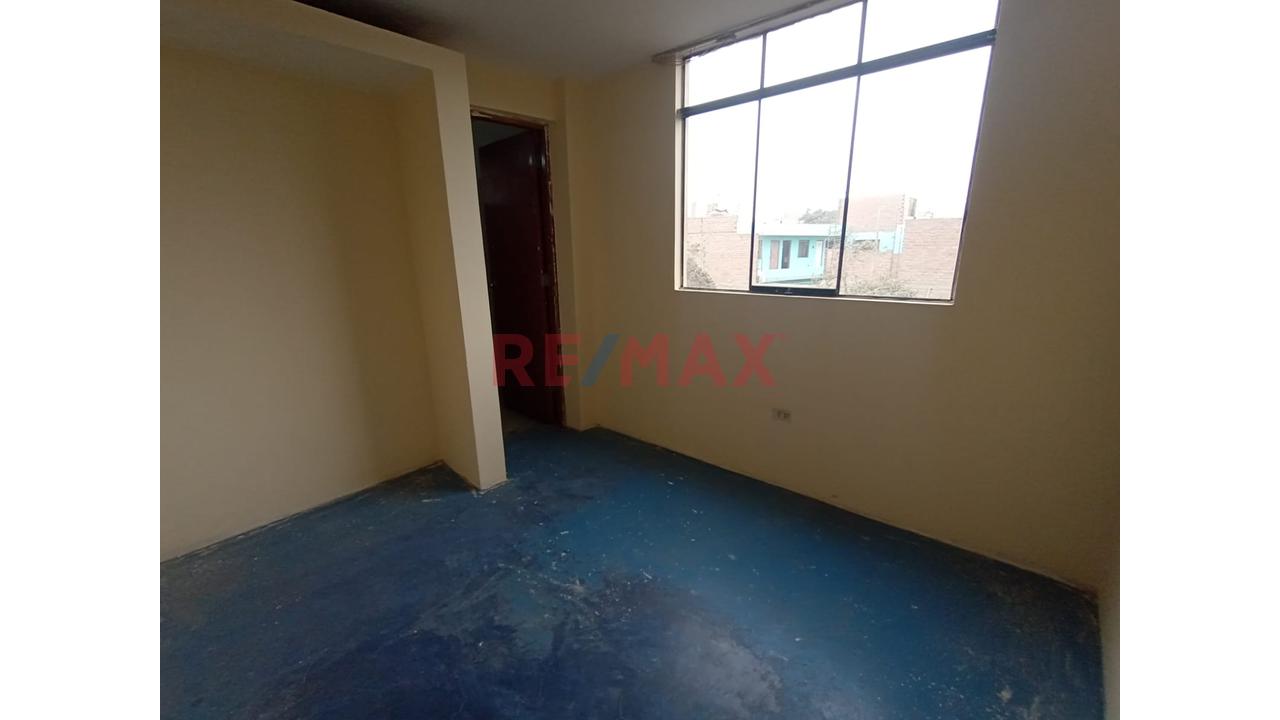 Vendo Amplia Propiedad De 4 Pisos De 428M² Con Piscina Y Jardín — foto 6