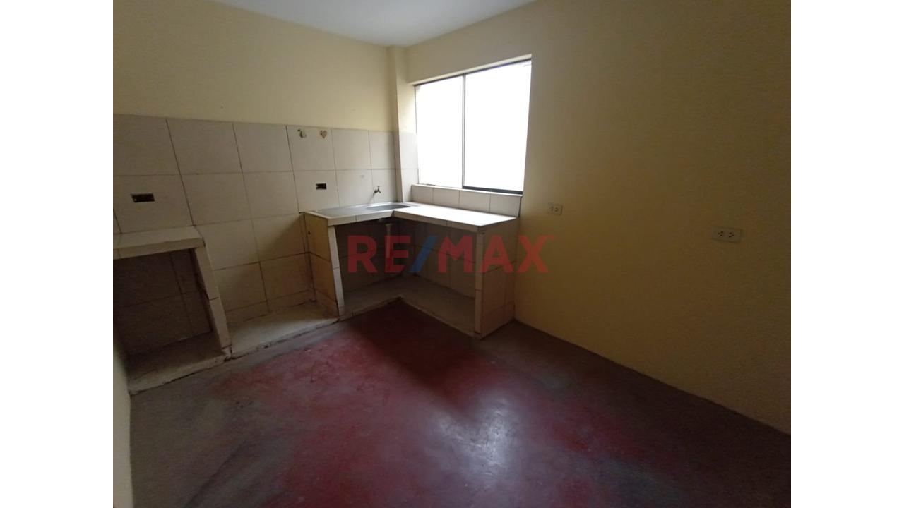 Vendo Amplia Propiedad De 4 Pisos De 428M² Con Piscina Y Jardín — foto 5