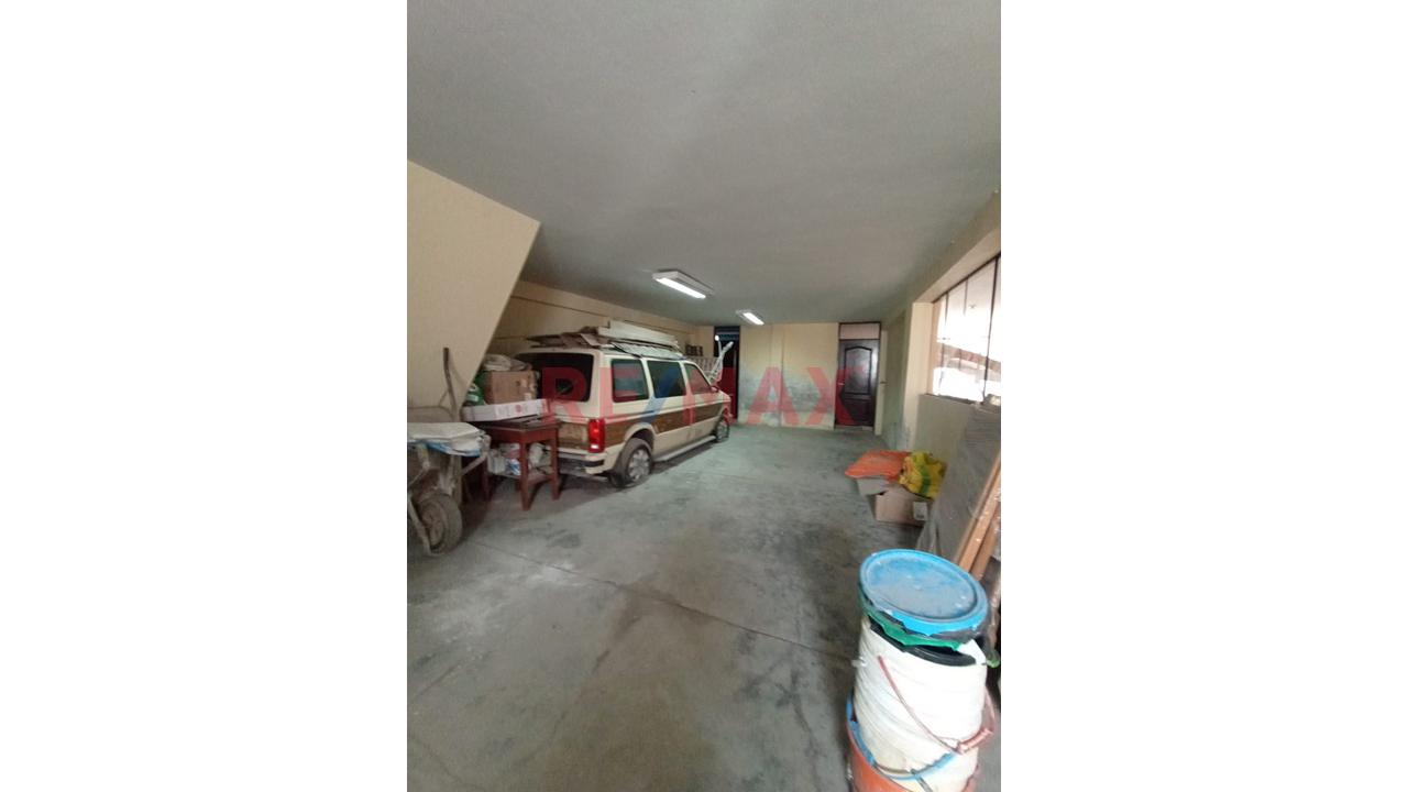 Vendo Amplia Propiedad De 4 Pisos De 428M² Con Piscina Y Jardín - 16