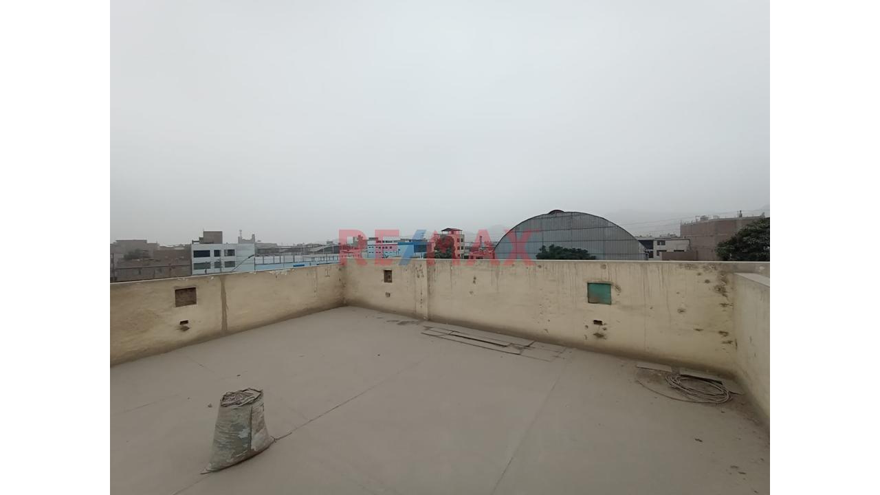 Vendo Amplia Propiedad De 4 Pisos De 428M² Con Piscina Y Jardín — foto 15