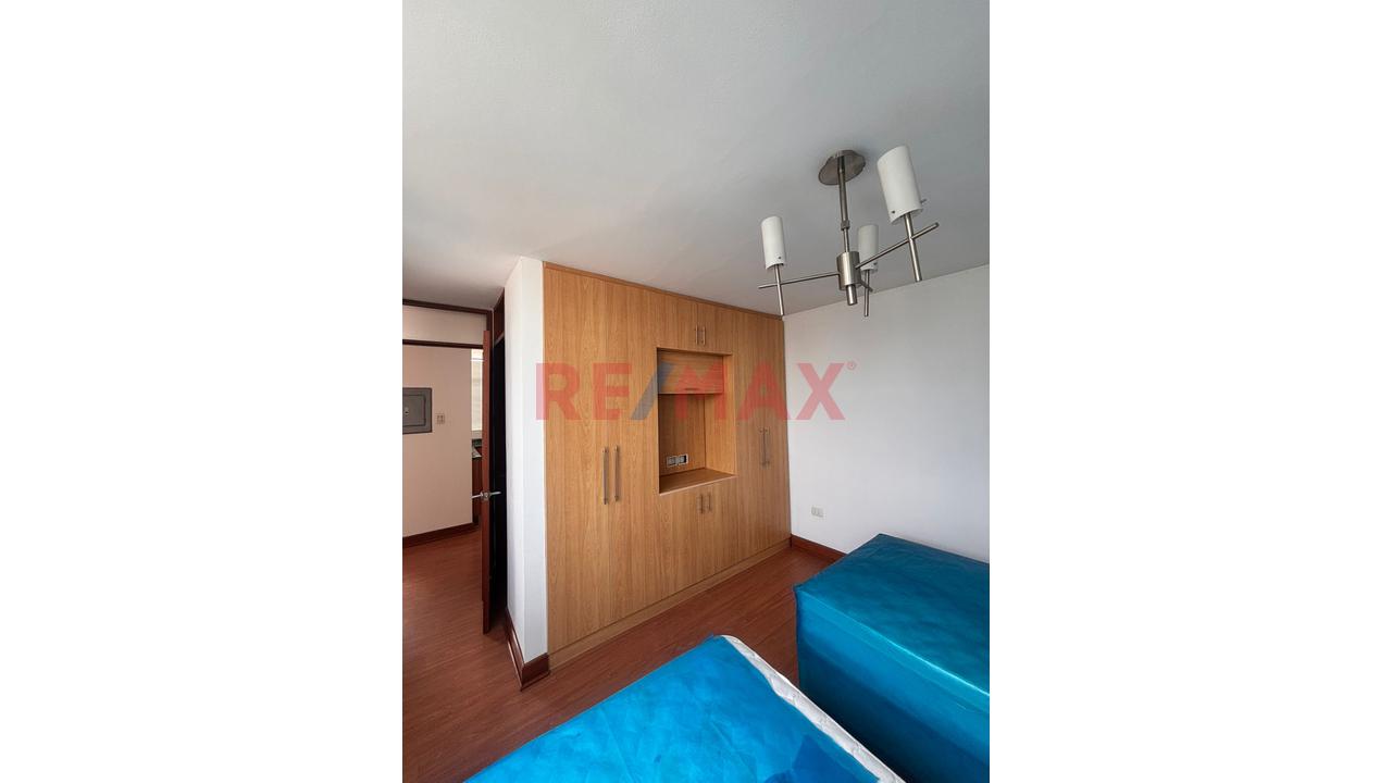 Se Vente Edificio Frente Al Banco De La Nacion - Centro / Oficinas Con Departamento - 12