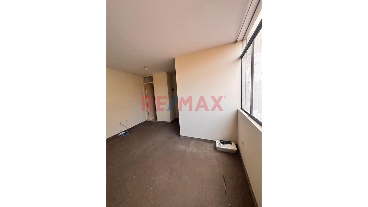 Se Vente Edificio Frente Al Banco De La Nacion - Centro / Oficinas Con Departamento - 7