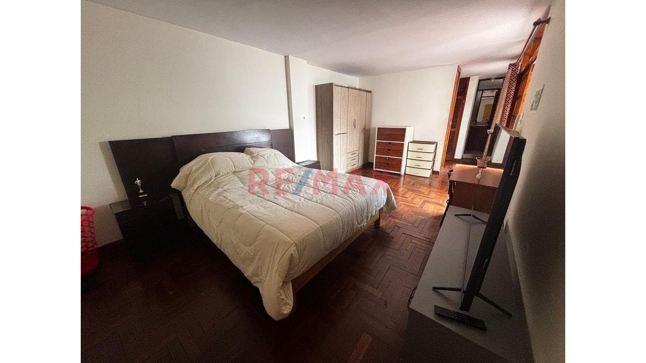 Casa Como Terreno En Venta – Surco | 200 M² | Excelente Ubicación Frente A Parque — foto 14