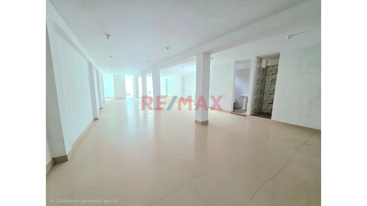 📍 Local Comercial De 160 M² En Alquiler – Urb. Retablo 🚀 — foto 3