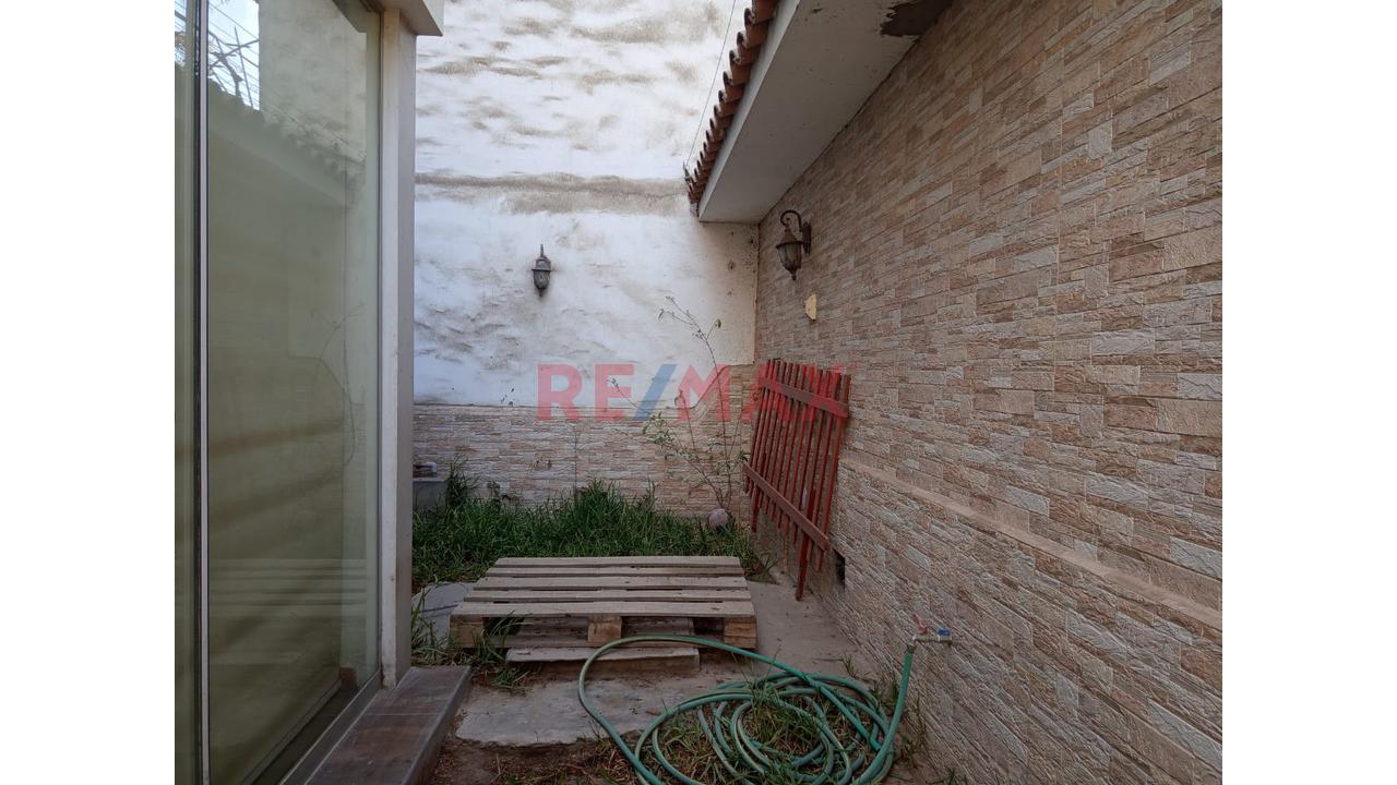 Vendo Hermosa Casa En Alfredo Mendiola -Los Olivos - 2