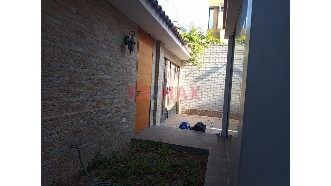 Vendo Hermosa Casa En Alfredo Mendiola -Los Olivos