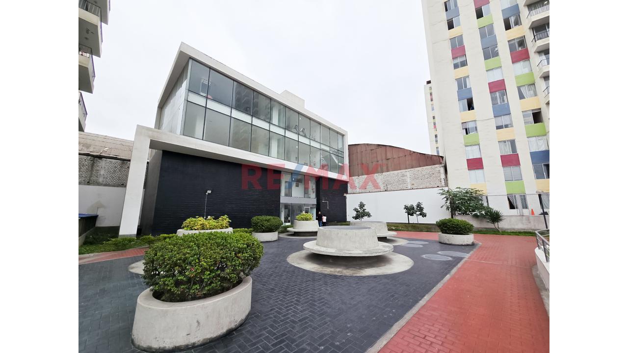 Venta De Moderno Departamento En Primer Piso En Condominio Full Amenities – Breña — foto 13