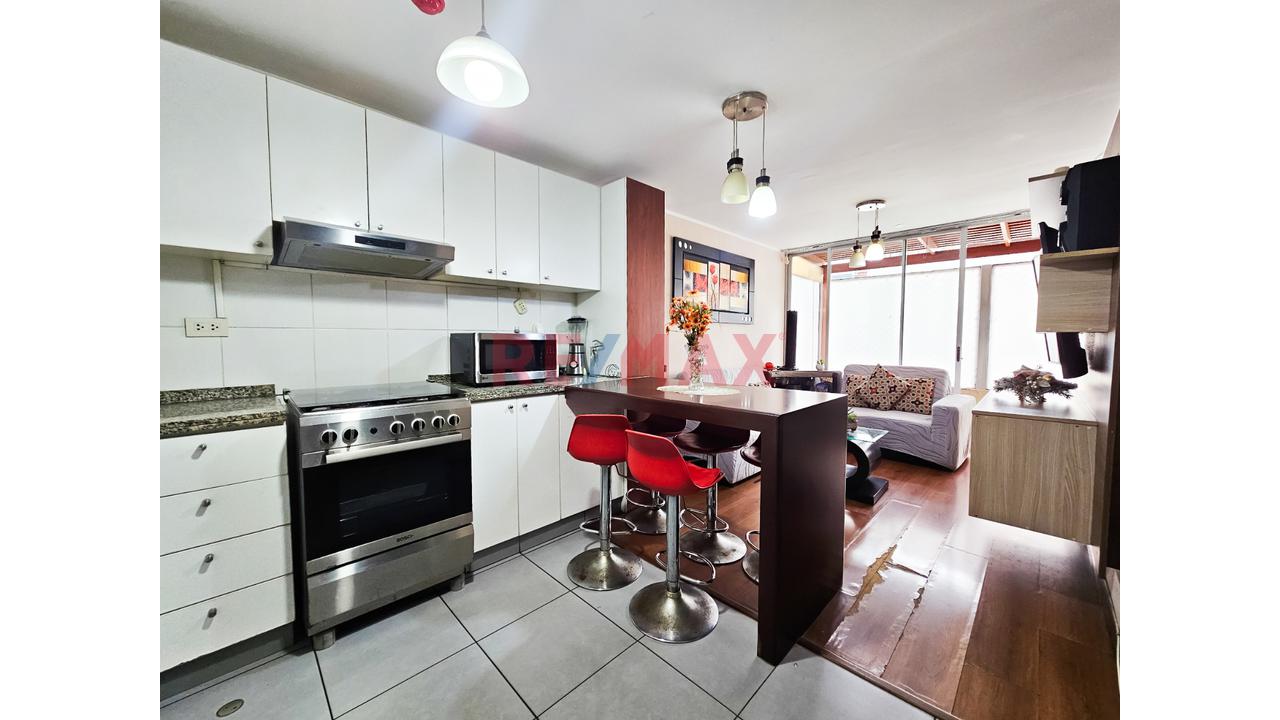 Venta De Moderno Departamento En Primer Piso En Condominio Full Amenities – Breña — foto 2
