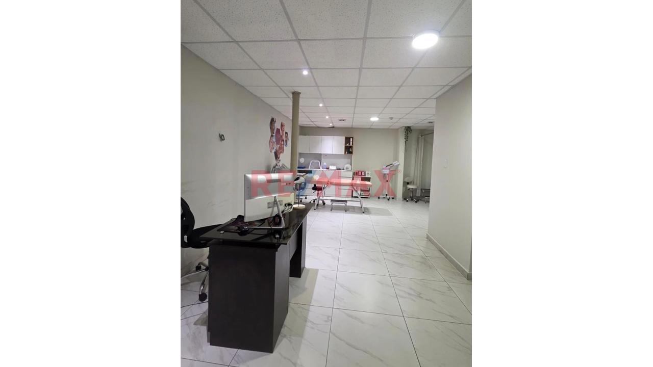 Alquiler Primer Piso, Oficina 235M², En Surco S/. 15,000 — foto 12