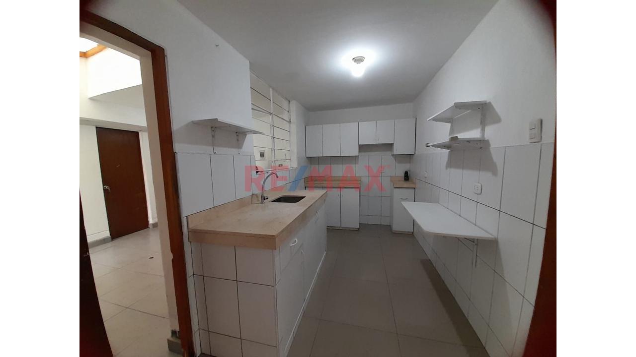 Alquilo Casa Frente A Parque | San Borja | Vivienda U Oficina. — foto 8