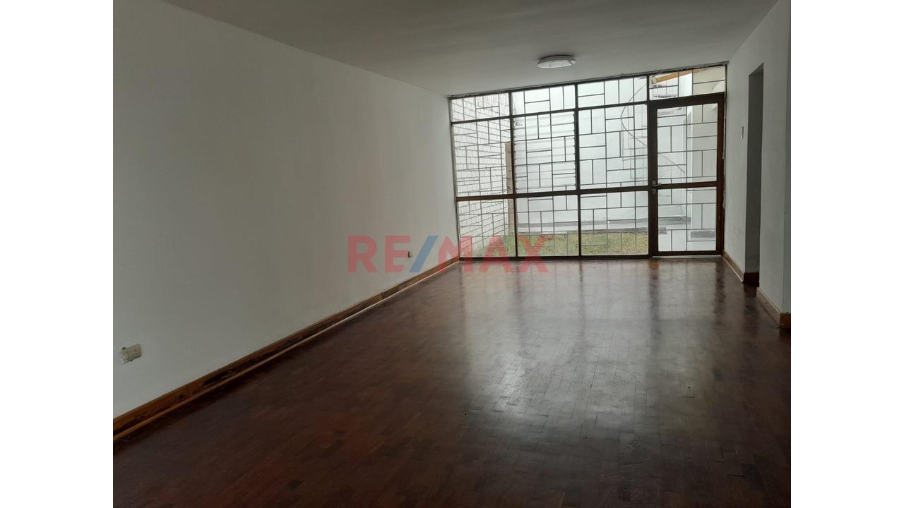 Alquilo Casa Frente A Parque | San Borja | Vivienda U Oficina. — foto 5