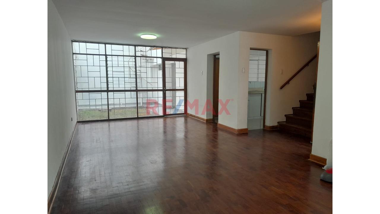 Alquilo Casa Frente A Parque | San Borja | Vivienda U Oficina. — foto 4