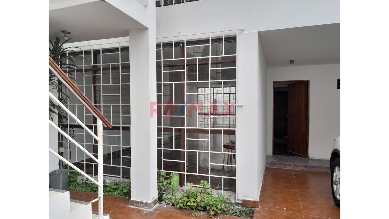 Alquilo Casa Frente A Parque | San Borja | Vivienda U Oficina. — foto 3