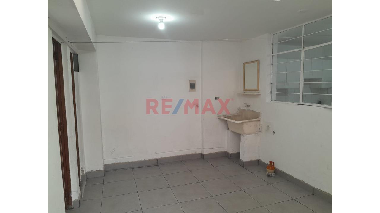 Alquilo Casa Frente A Parque | San Borja | Vivienda U Oficina. — foto 9