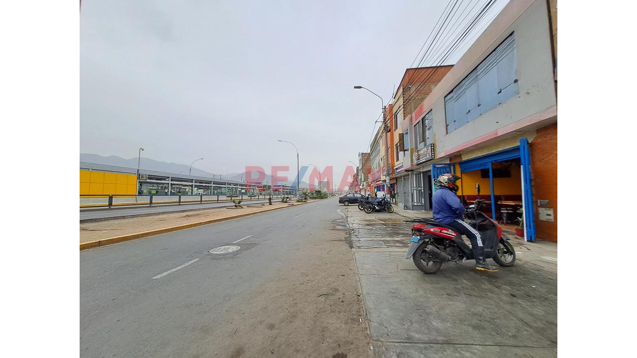Oportunidad En Comas - Av. Universitaria/ Av. 22 De Agosto - 2