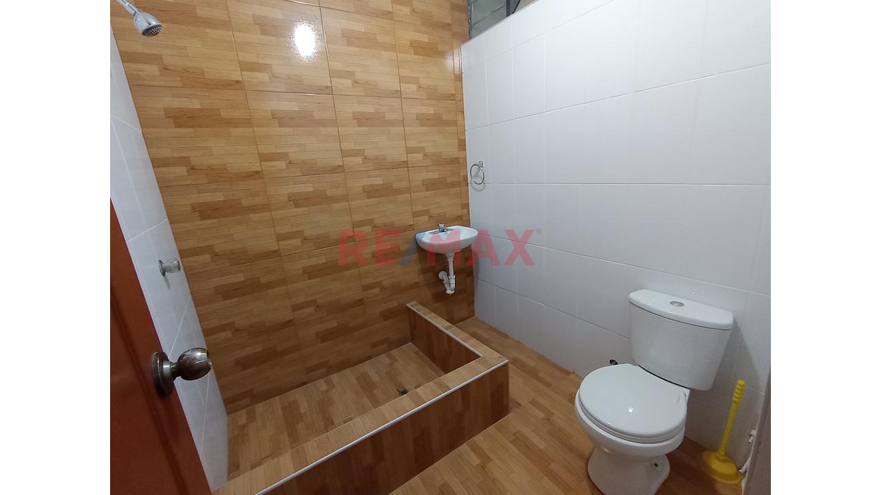 Alquiler De Departamento En 1Er Piso Con Cochera Urbanizacion El Bosque — foto 9
