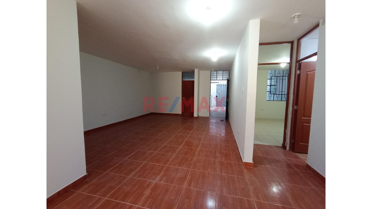 Alquiler De Departamento En 1Er Piso Con Cochera Urbanizacion El Bosque